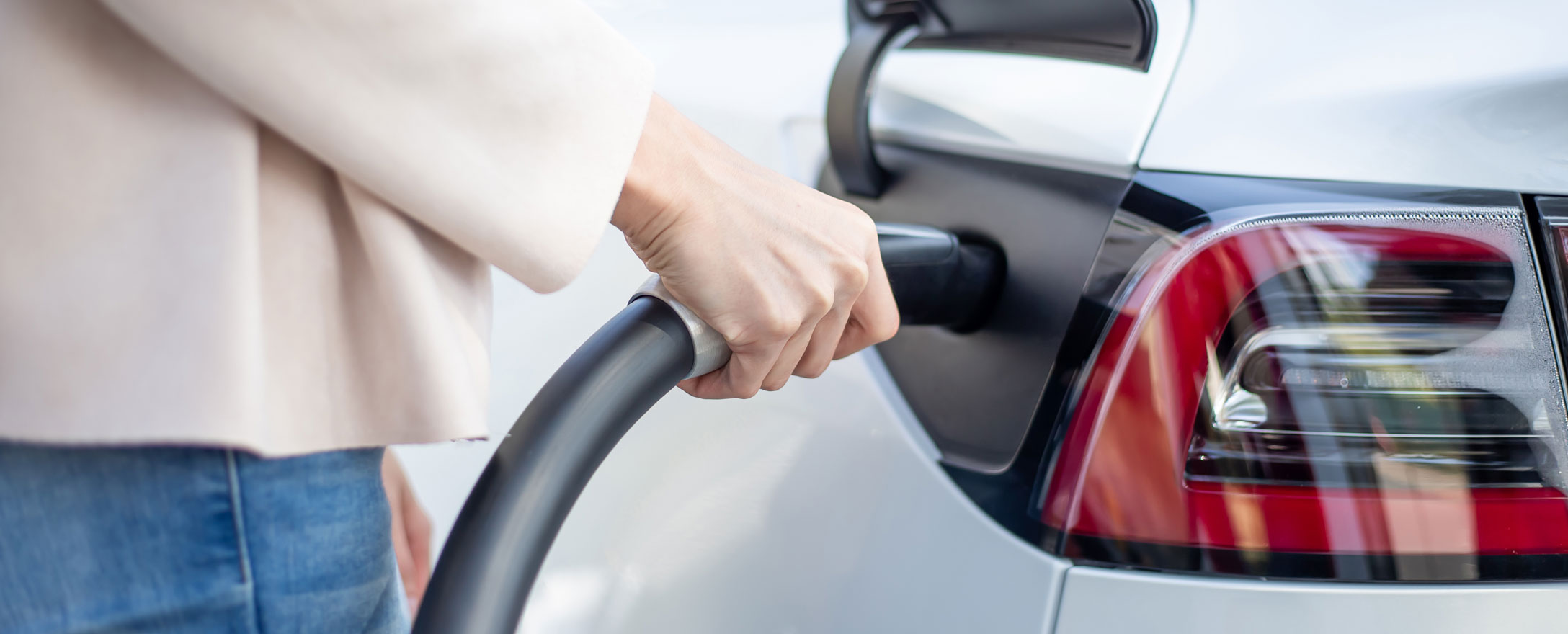 E-Auto beim Aufladen